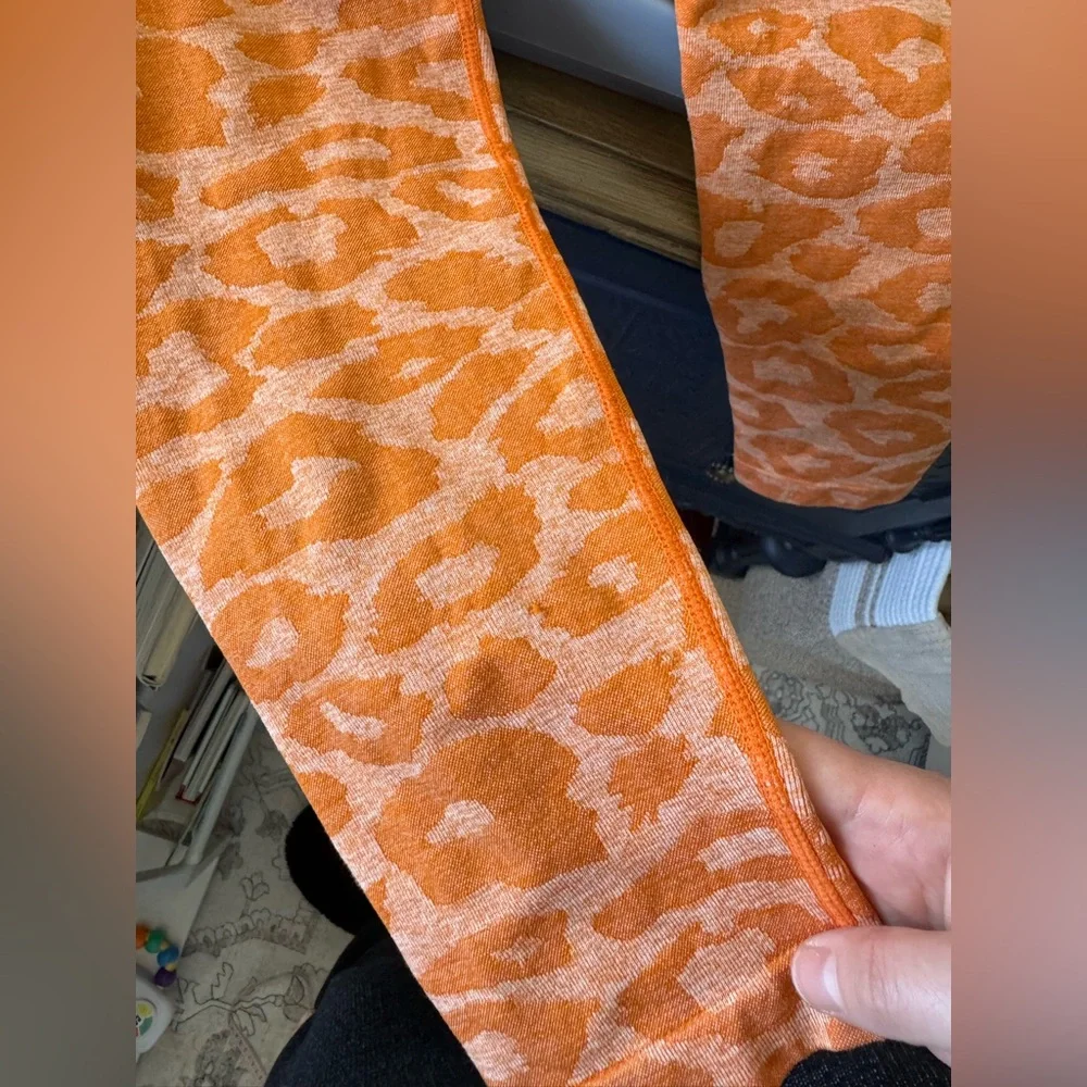 NVGTN Burnt Orange Leopard Seamless Leggings - Picture 4 of 6